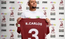 Легендарный защитник Роберто Карлос в 48 лет вернулся на поле: сыграл в английской глубинке за команду из паба