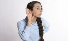 Почему китаянки стали массово делать свои уши торчащими