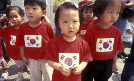 Кафе начали запрещать приходить с детьми в Южной Корее