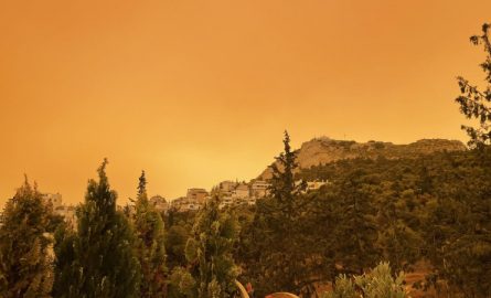 “Как будто мы на Марсе”: Афины окрасились в оранжевый цвет